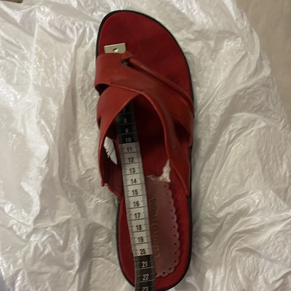 Bare Traps Red Sandals - Picture 7 of 10